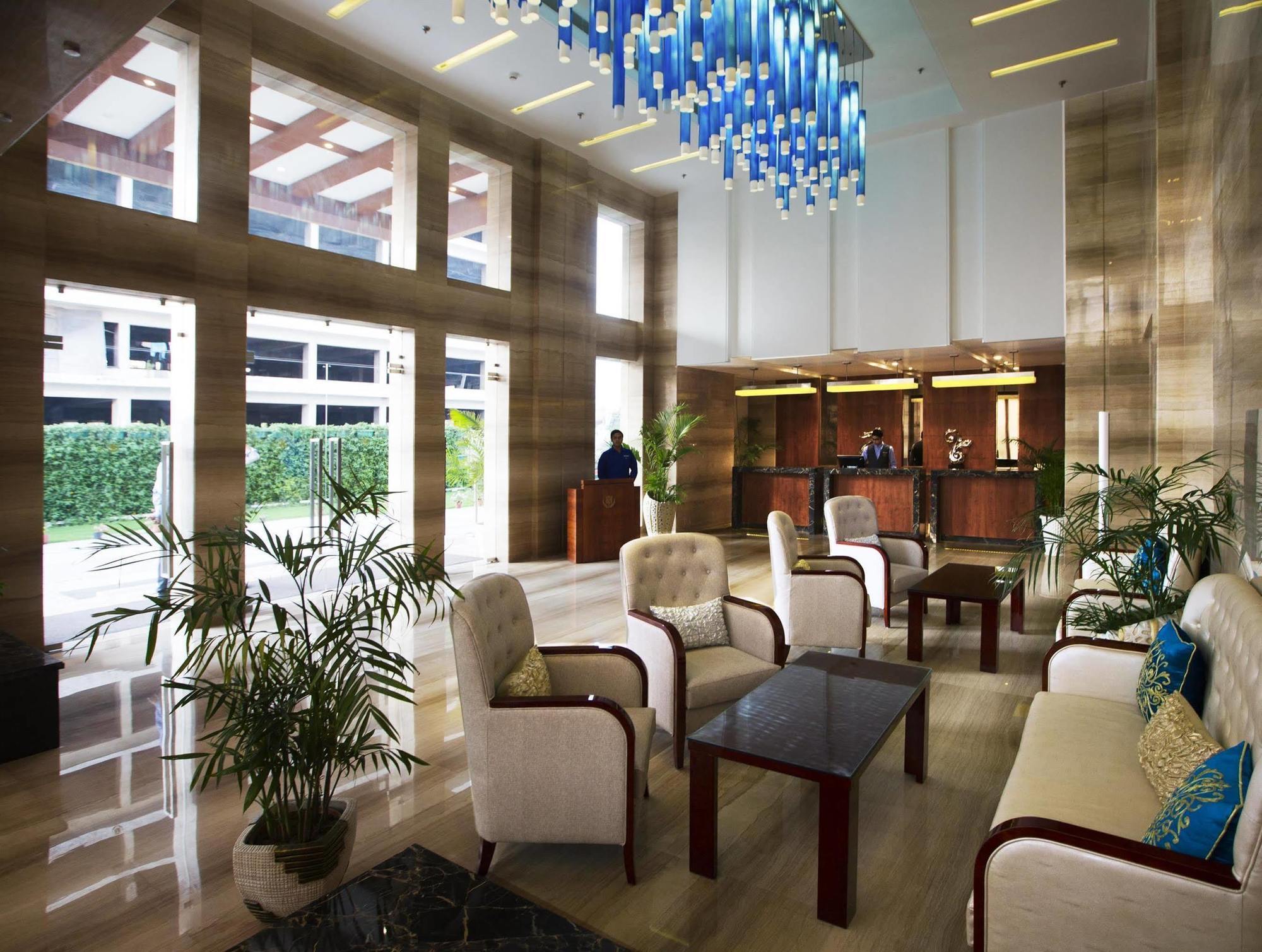 Golden Tulip Vasundhara Hotel y Suites Ghaziabad Exterior foto